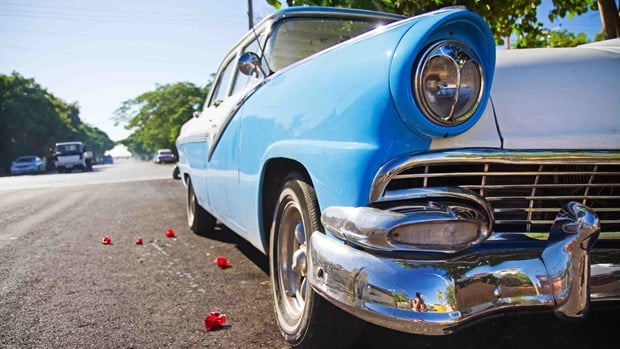 Blåvit entusiastbil