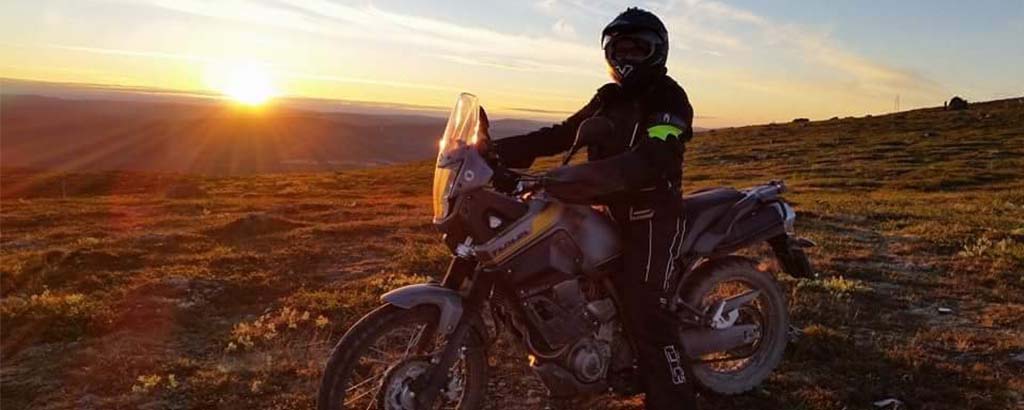 motorcyklist_solnedgång_1024x410.jpg
